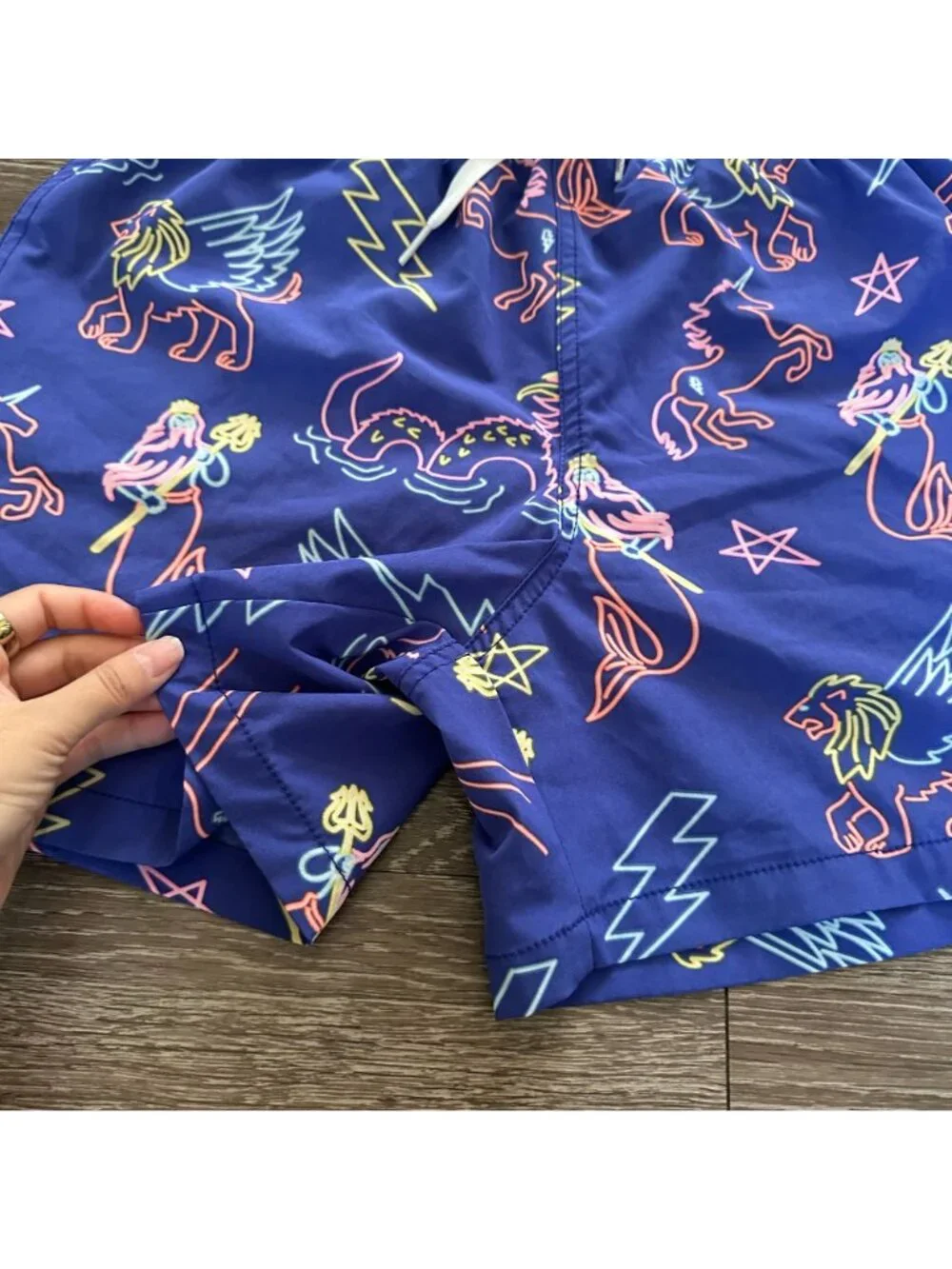 Chubbies Neon Swim Trunks M Summer Travel Vacation Pull On Stretch Multicolor